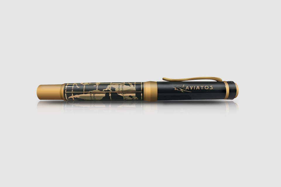 Лазерная гравировка на ручке для компании AVIATOS с логотипом